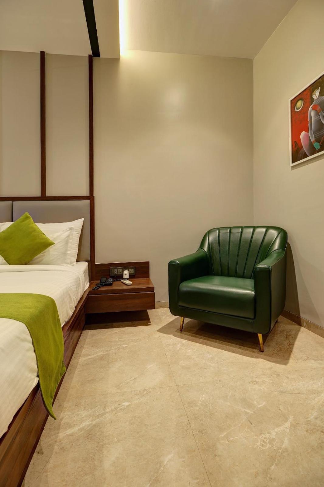 Magnus Fortune House Business Hotel , Magarpatta Mundhva Exteriér fotografie