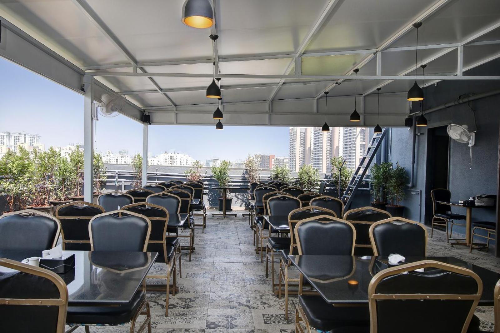 Magnus Fortune House Business Hotel , Magarpatta Mundhva Exteriér fotografie
