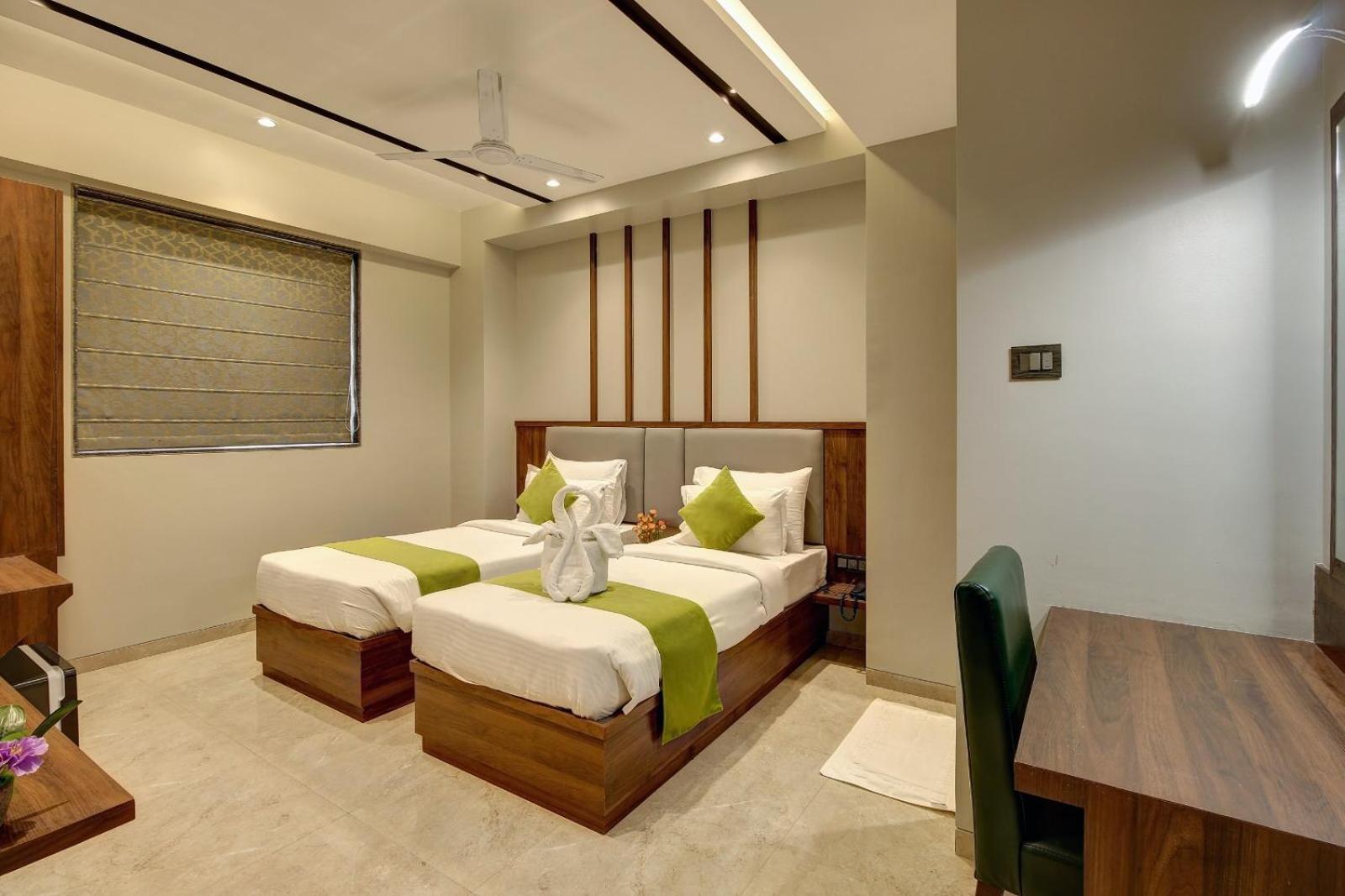 Magnus Fortune House Business Hotel , Magarpatta Mundhva Exteriér fotografie