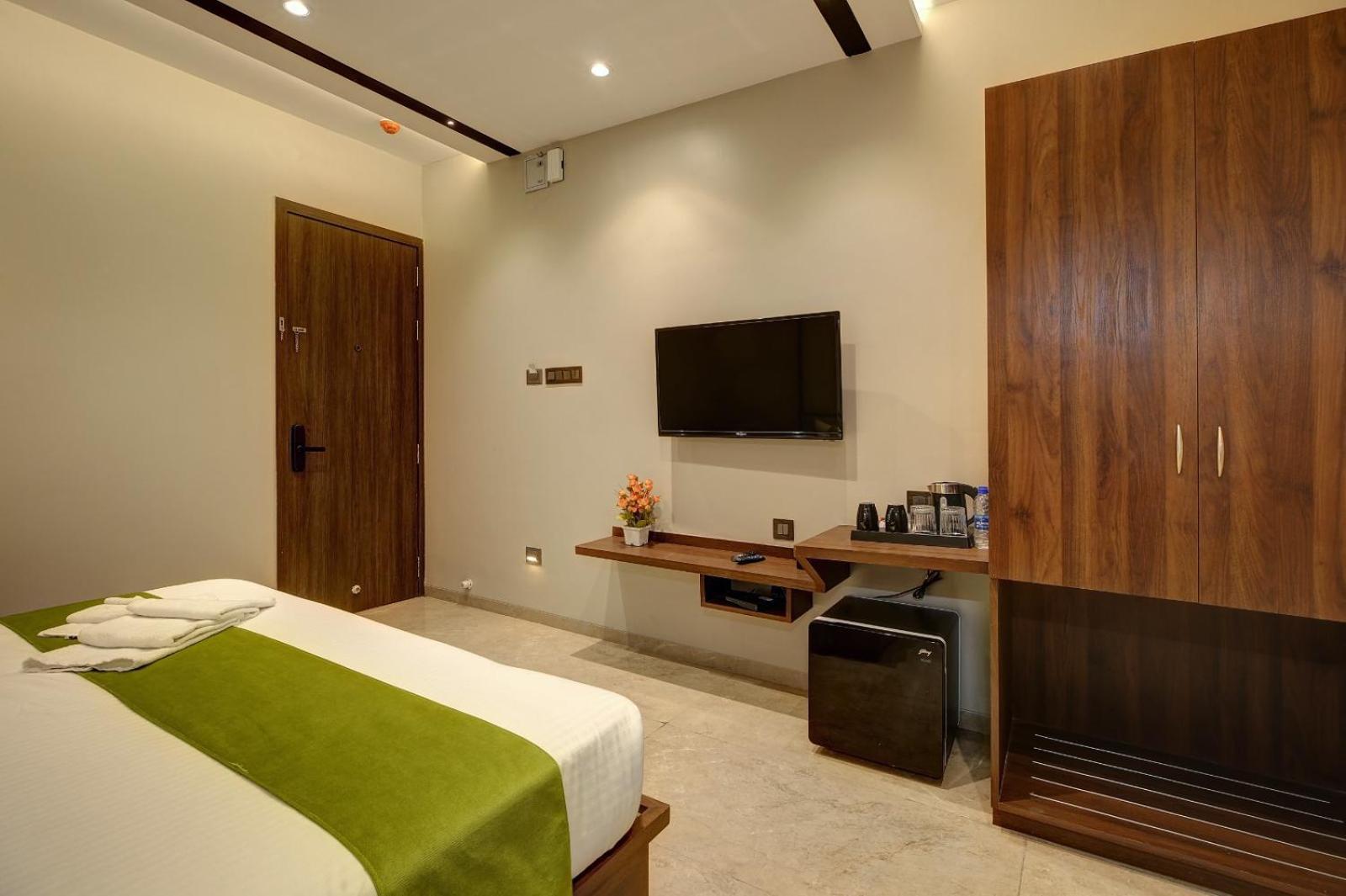 Magnus Fortune House Business Hotel , Magarpatta Mundhva Exteriér fotografie