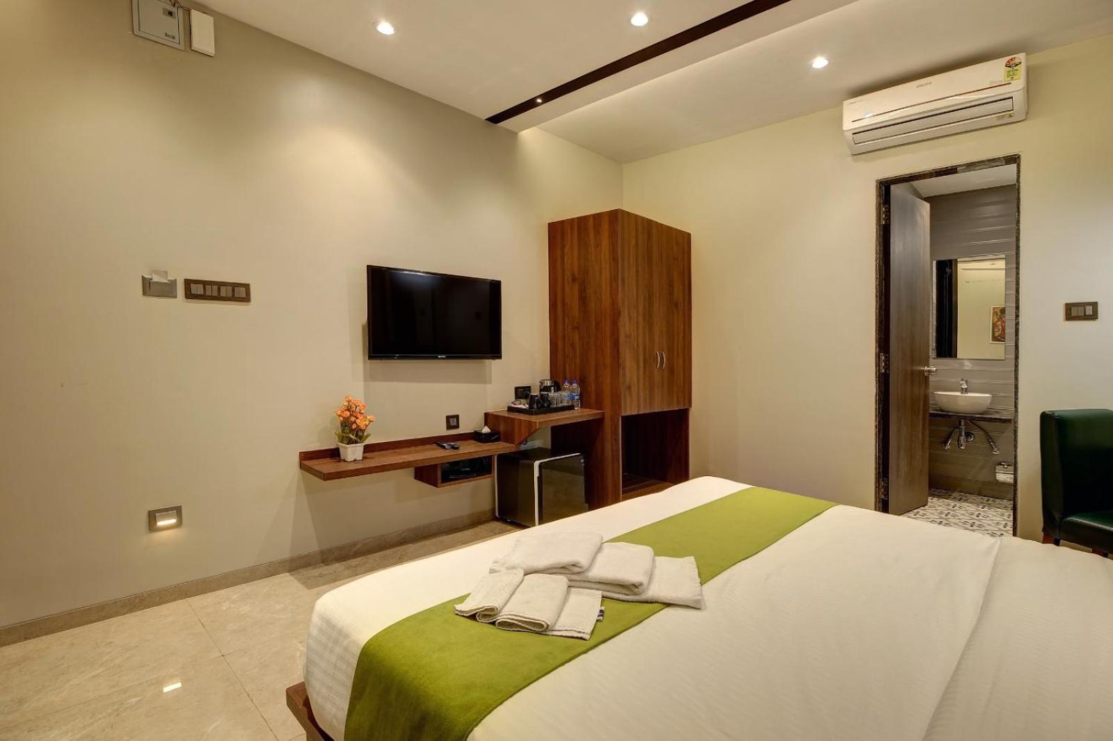 Magnus Fortune House Business Hotel , Magarpatta Mundhva Exteriér fotografie